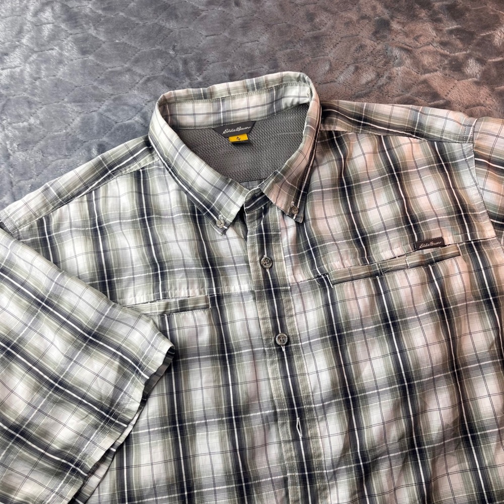 Eddie Bauer Mens XL Green Plaid Short Sleeve Hiking Fishing Button Down Shirt
